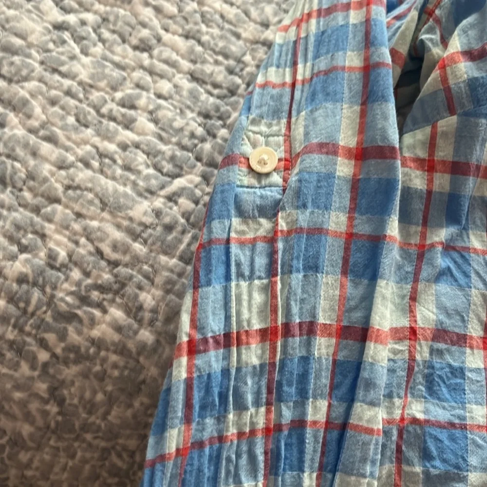 Lightweight button up - Picture 4 of 4